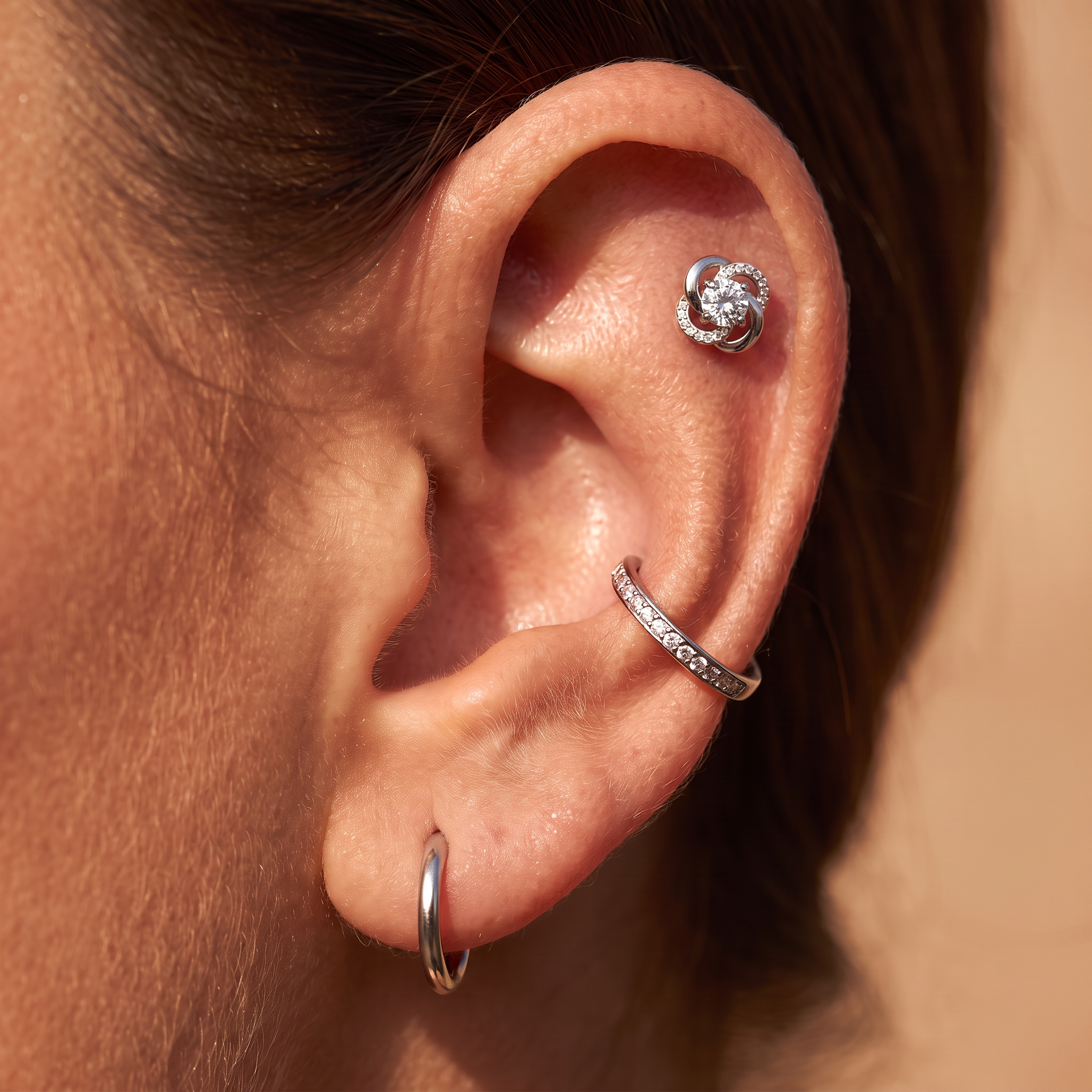 16 Gauge Silver Pavé Crystal Flower Cartilage Stud