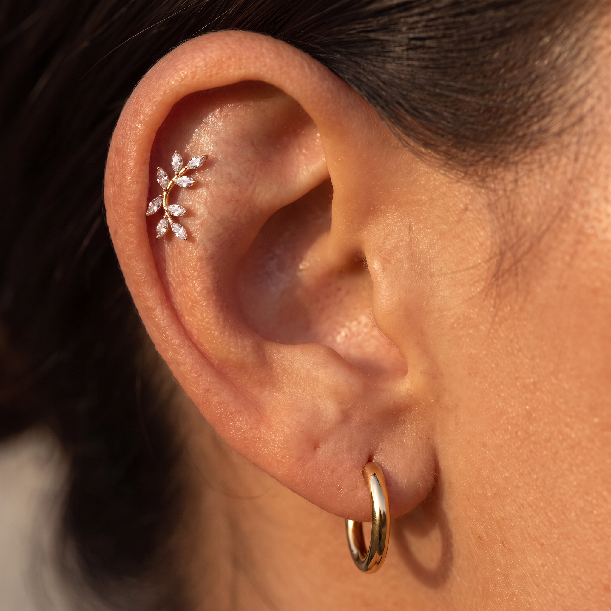 16 Gauge Threadless Crystal Petal Cartilage Stud