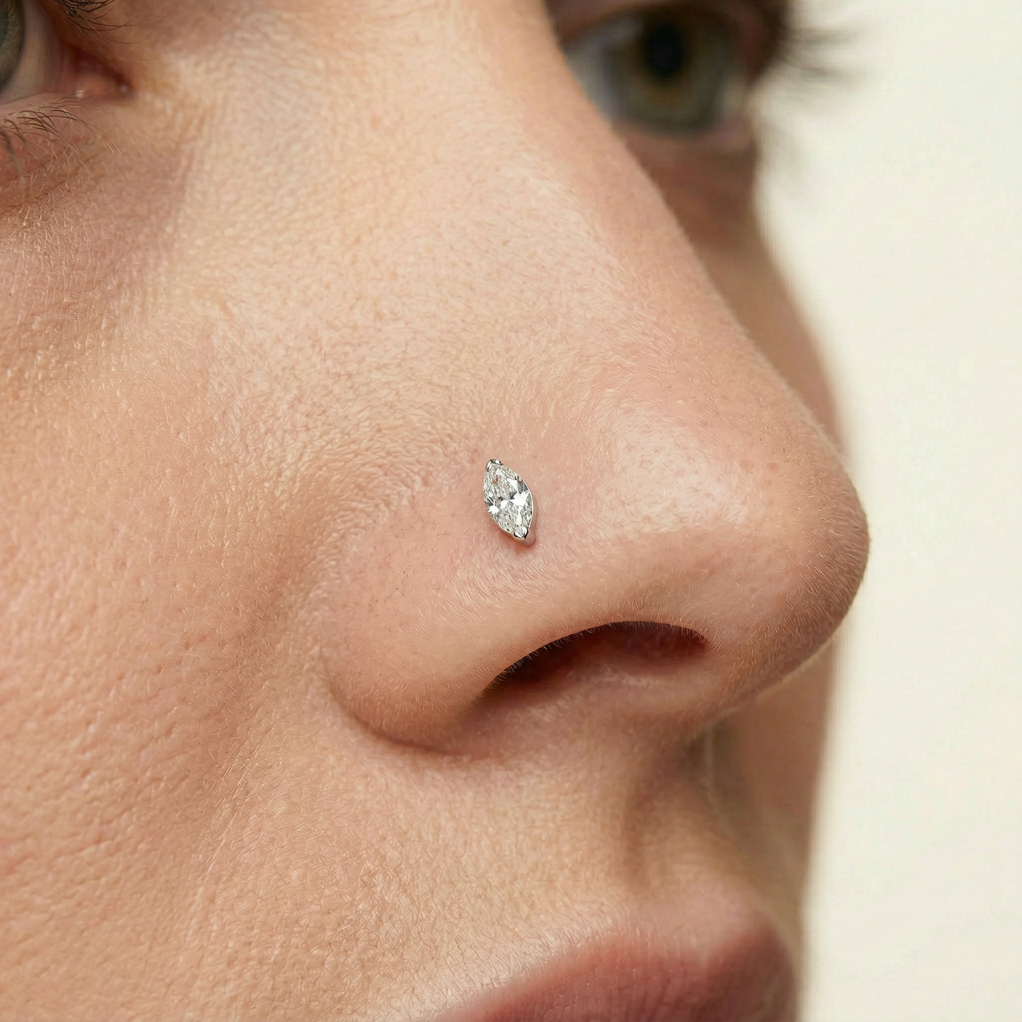 Cherry Diva Screw Nose Stud 20 Gauge Titanium Crystal Screw Nose Stud