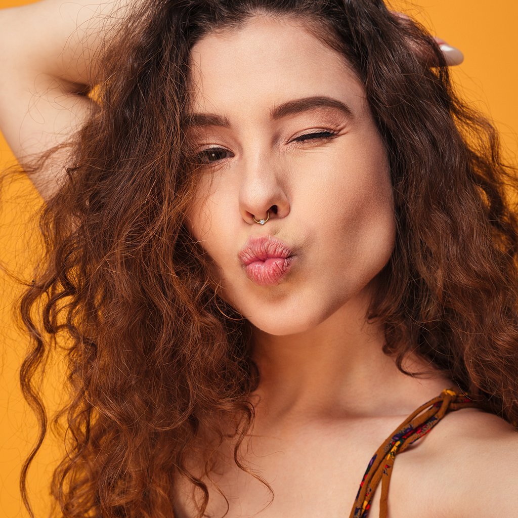 Cherry Diva Captive Ring 14 Gauge Crystal Heart Captive Ring