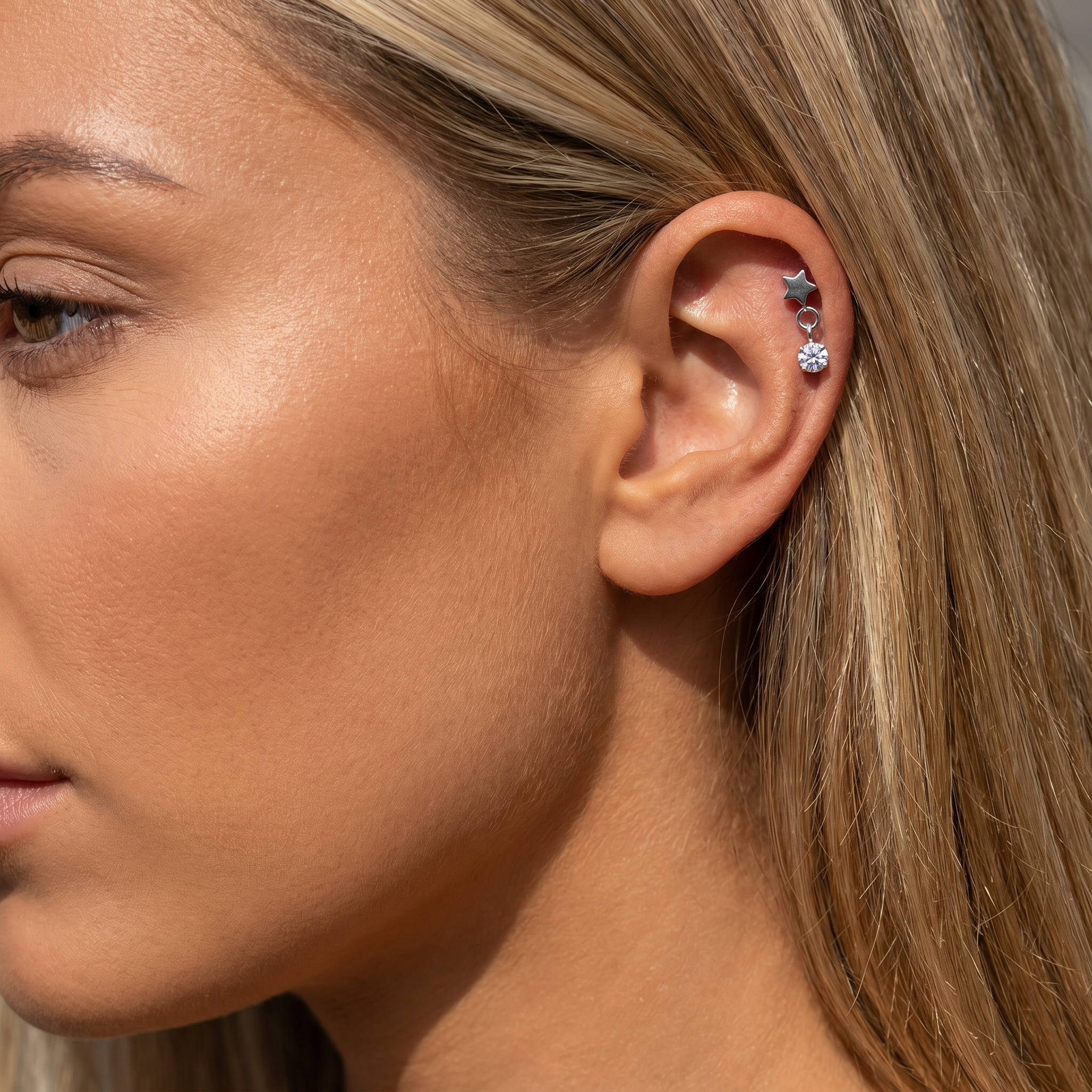 16 Gauge Threadless Titanium Dangling Crystal Star Stud