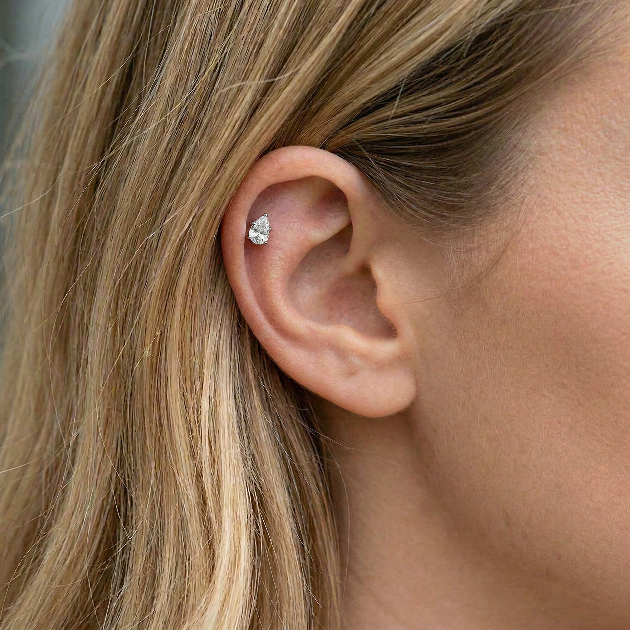 Cherry Diva Flat Back Stud 16 Gauge Titanium Internally Threaded Crystal Teardrop Stud