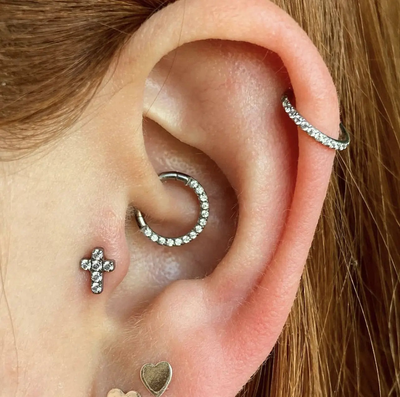 Cherry Diva Hinged Hoop Ring 20 Gauge Titanium Crystal Lined Hinged Hoop