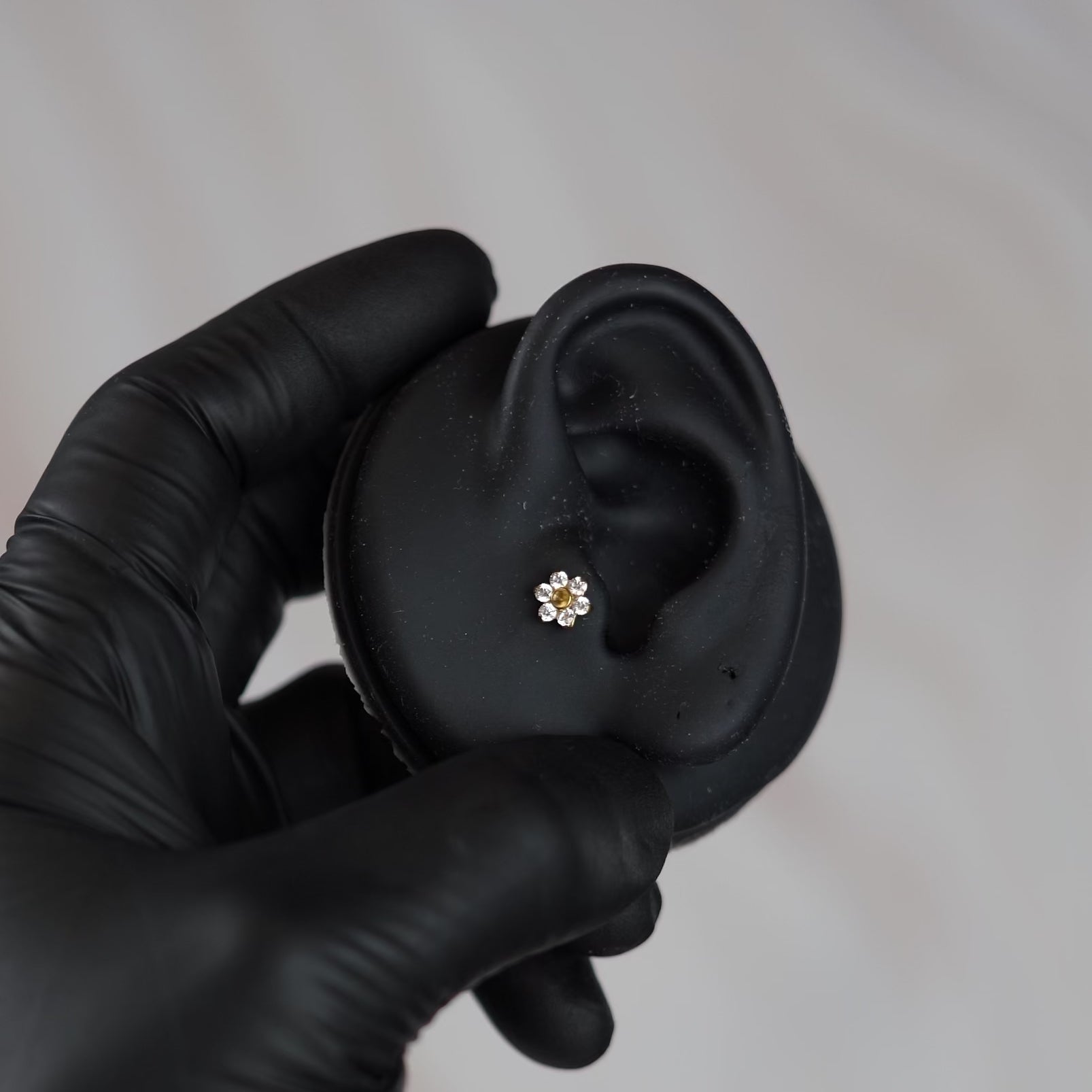 16 Gauge Titanium Crystal Flower Cartilage Stud