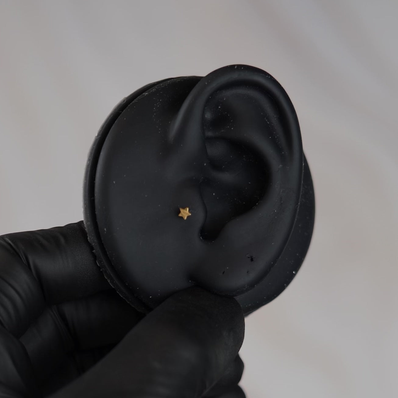 16 Gauge Titanium Star Threadless Flat Back Stud