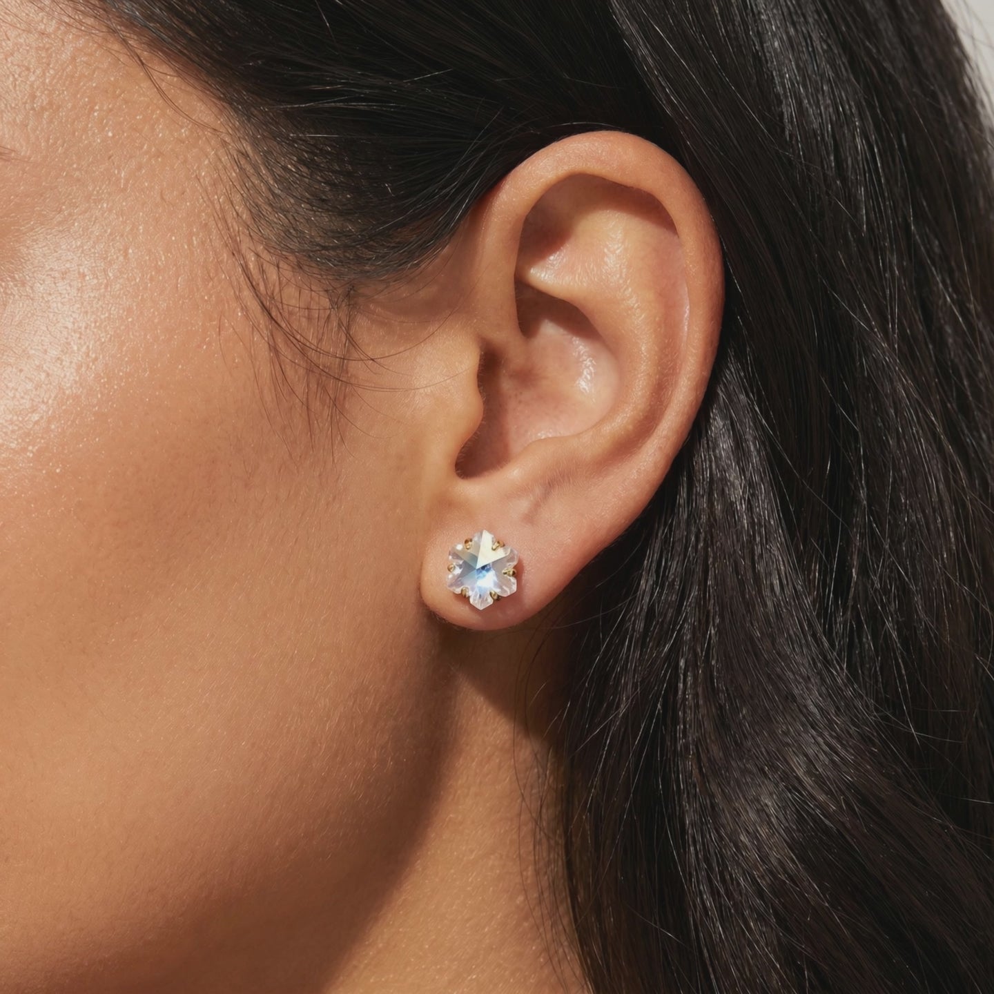 20 Gauge Hypoallergenic Crystal Flower Stud Earrings